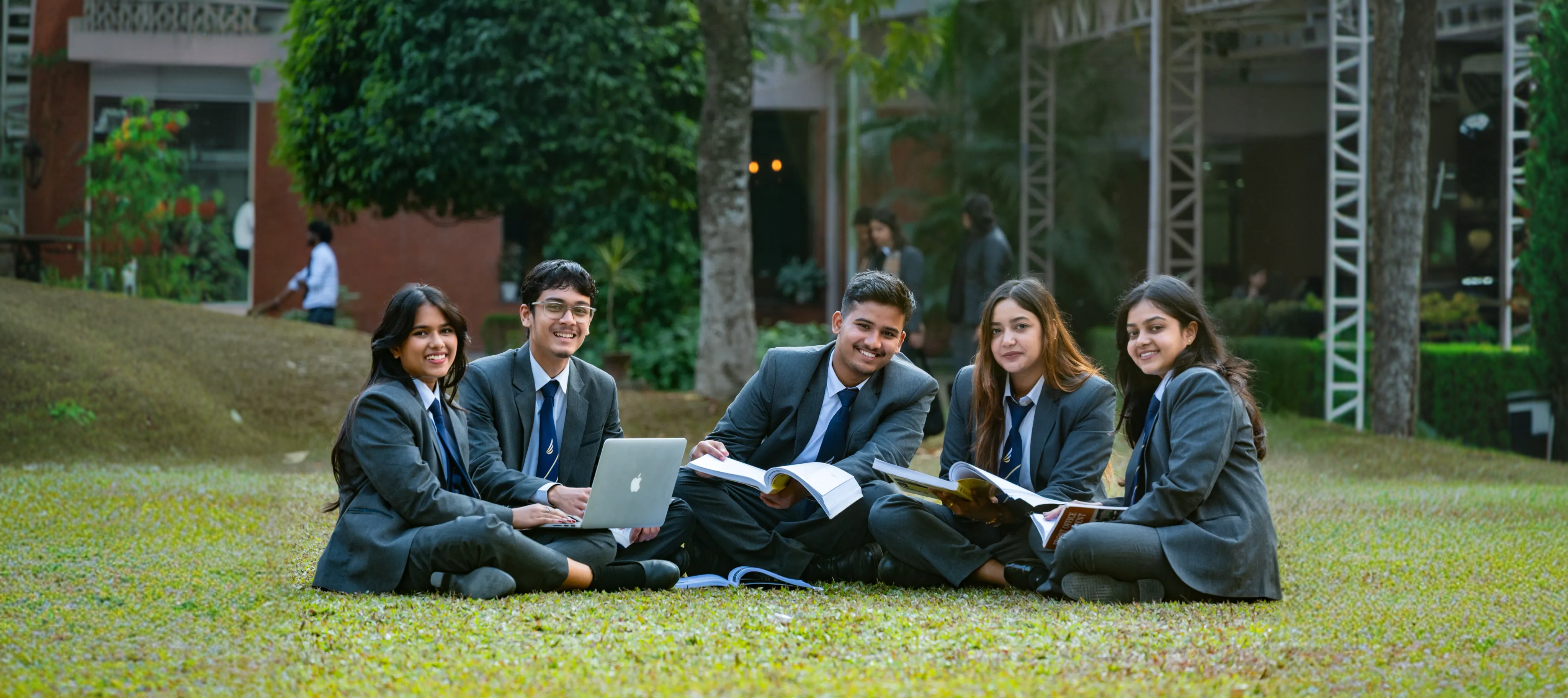 BBA students at Inspiria