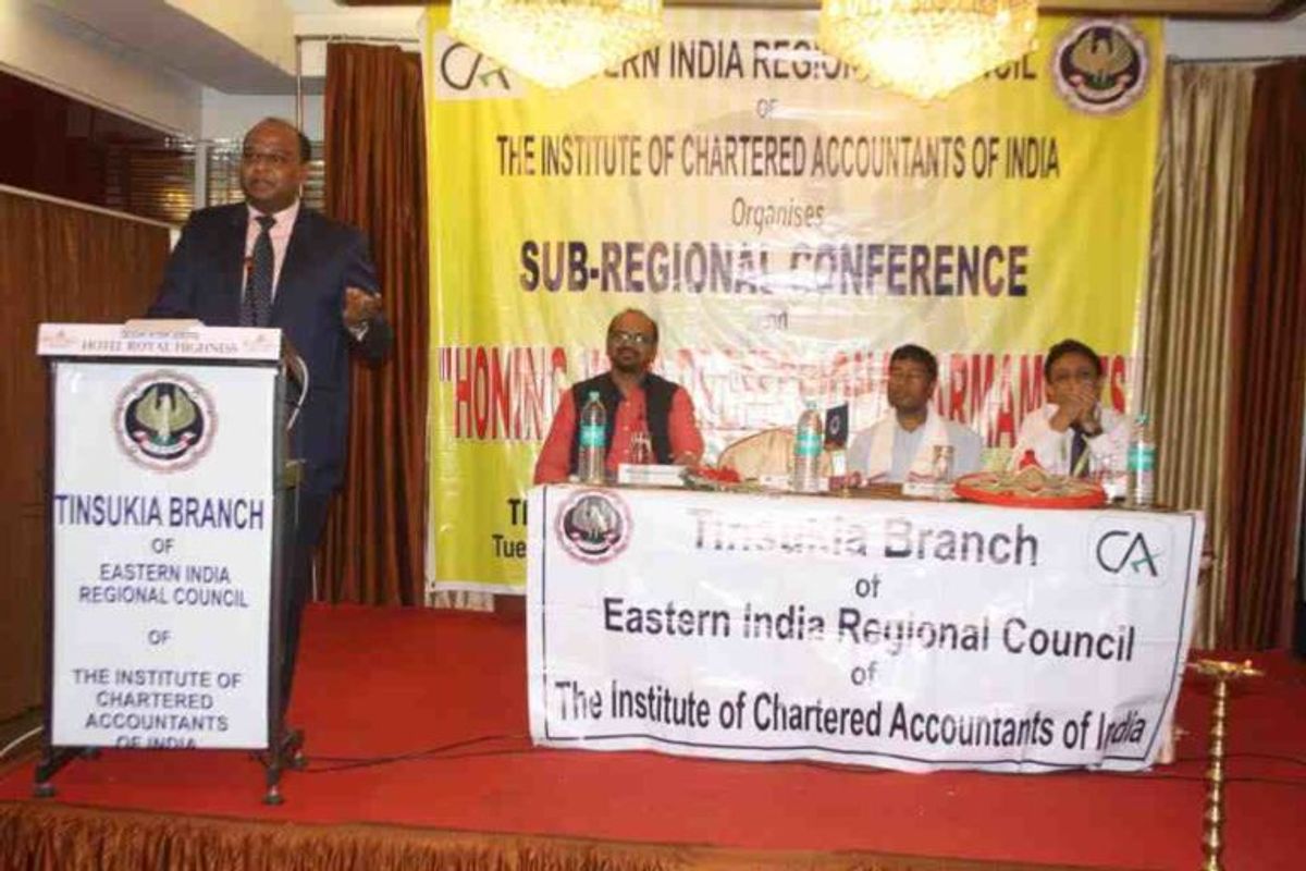 CA-Manish-Goyal-at-one-of-his-conference