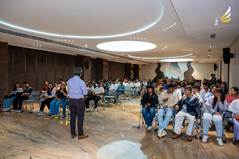 An interactive session with faculty in the seminar hall