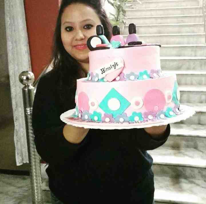 Dolly Thapa Cake